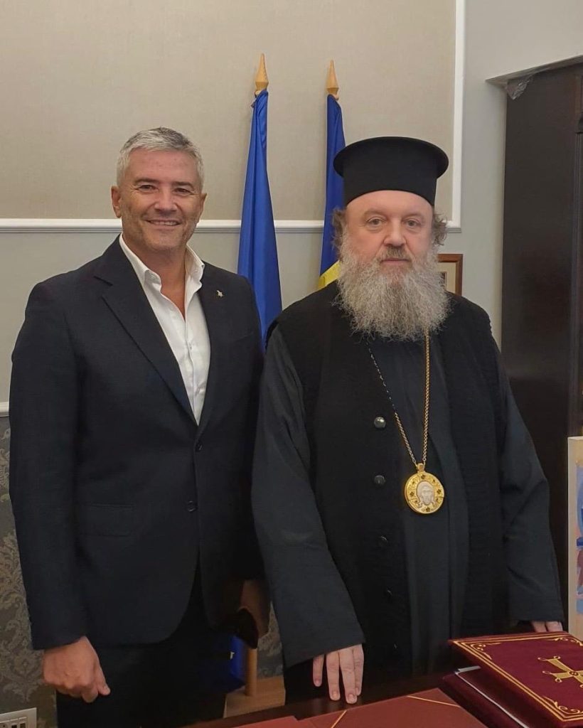 Întâlnire între domnul Sorin Mierlea , Președintele InfoCons Protecția Consumatorilor , și Preasfințitul Părinte Timotei Prahoveanul , Episcop-vicar al Arhiepiscopiei Bucureștilor