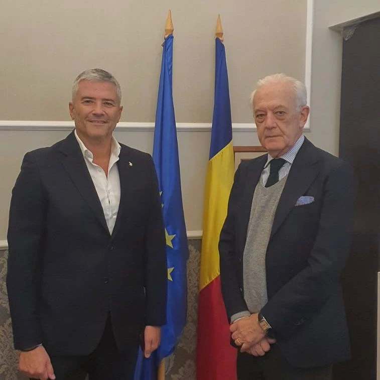 Întâlnire între domnul Sorin Mierlea , Președintele InfoCons Protecția Consumatorului , și domnul Ambasador Raffaele de Lutio , Consultant Federalimentare