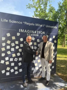 Întâlnire de lucru între Sorin Mierlea , Președintele InfoCons Protecția Consumatorilor , și Imre Kálmán, Prorector pentru Cercetare, Inovare și Transfer Tehnologic al Universității de Științele Vieții „Regele Mihai I” din Timișoara (USVT)